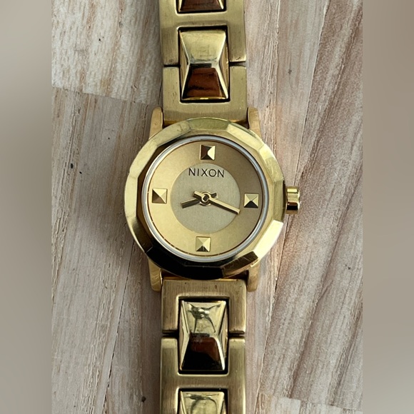 Nixon Ladies Watch Wrist Rockit The Mini B SS Good Bracelet and Dial - Picture 4 of 13